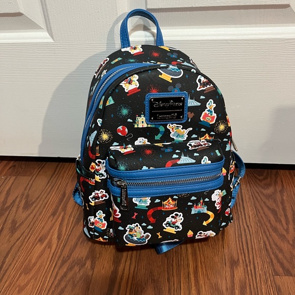 Disney Play In The Parks Loungefly Mini Backpack (PlsRead - Picture 1 of 5